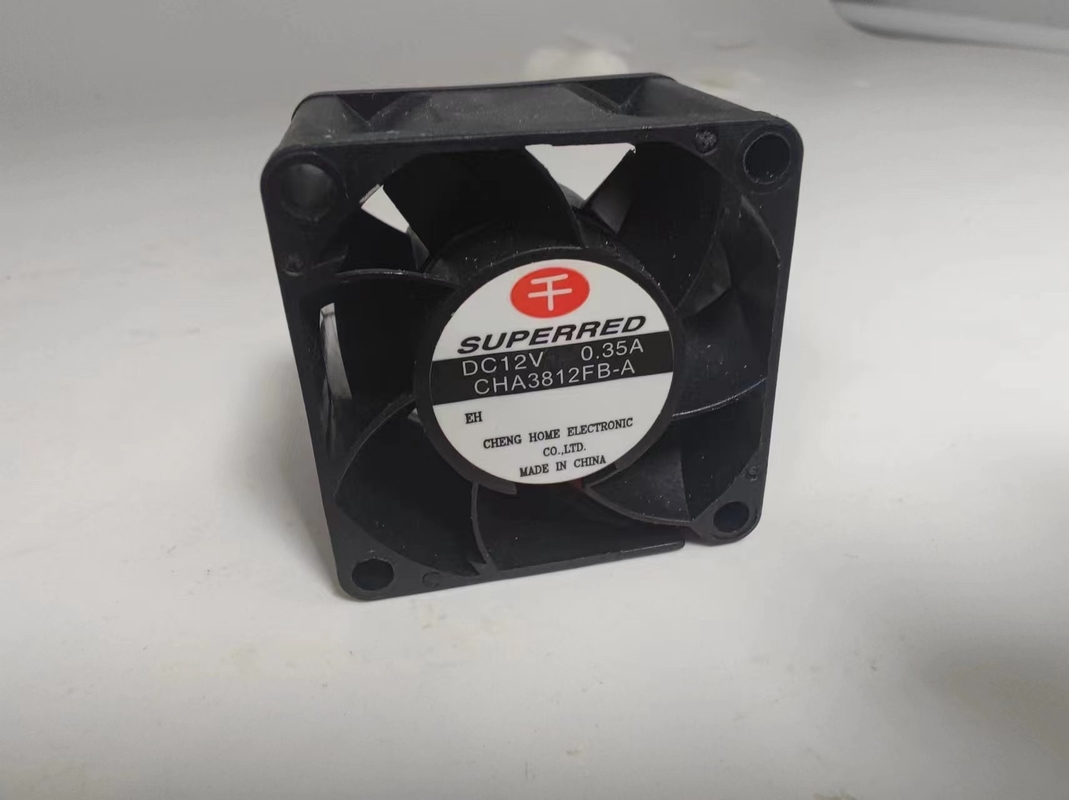 Velocidade 2700 - 5300 RPM 12 Volt DC Computador Ventilador Dimensões Ventilador de CPU DC personalizado